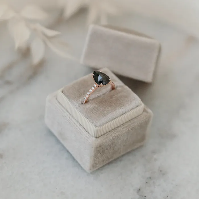 The Celeste Platinum White Size 6 Stone MOS56 Sand Dune Ring Box Custom Engraving 0 VENVS Rings